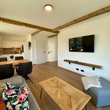In Saalfelden With Panoramic View, Cleaning Included *