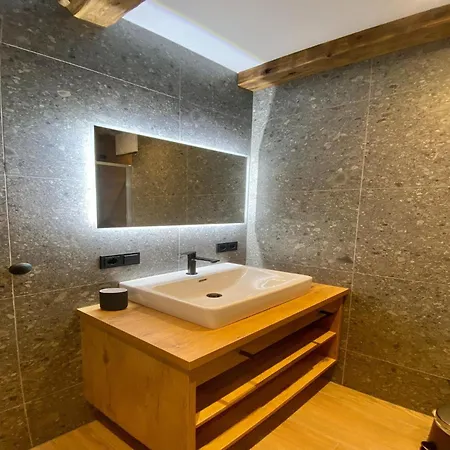 In Saalfelden With Panoramic View, Cleaning Included